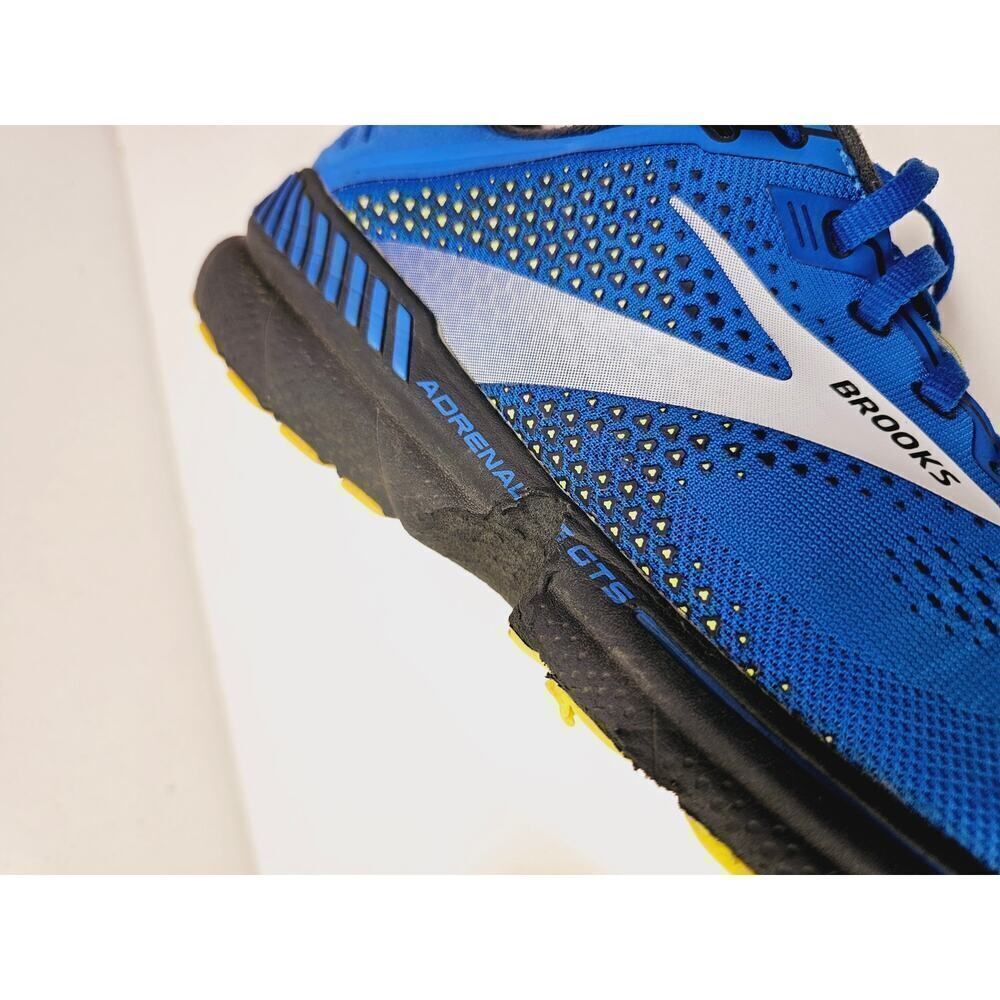 Brooks Men 10.5 Comfy footwear - Picture 2 of 13